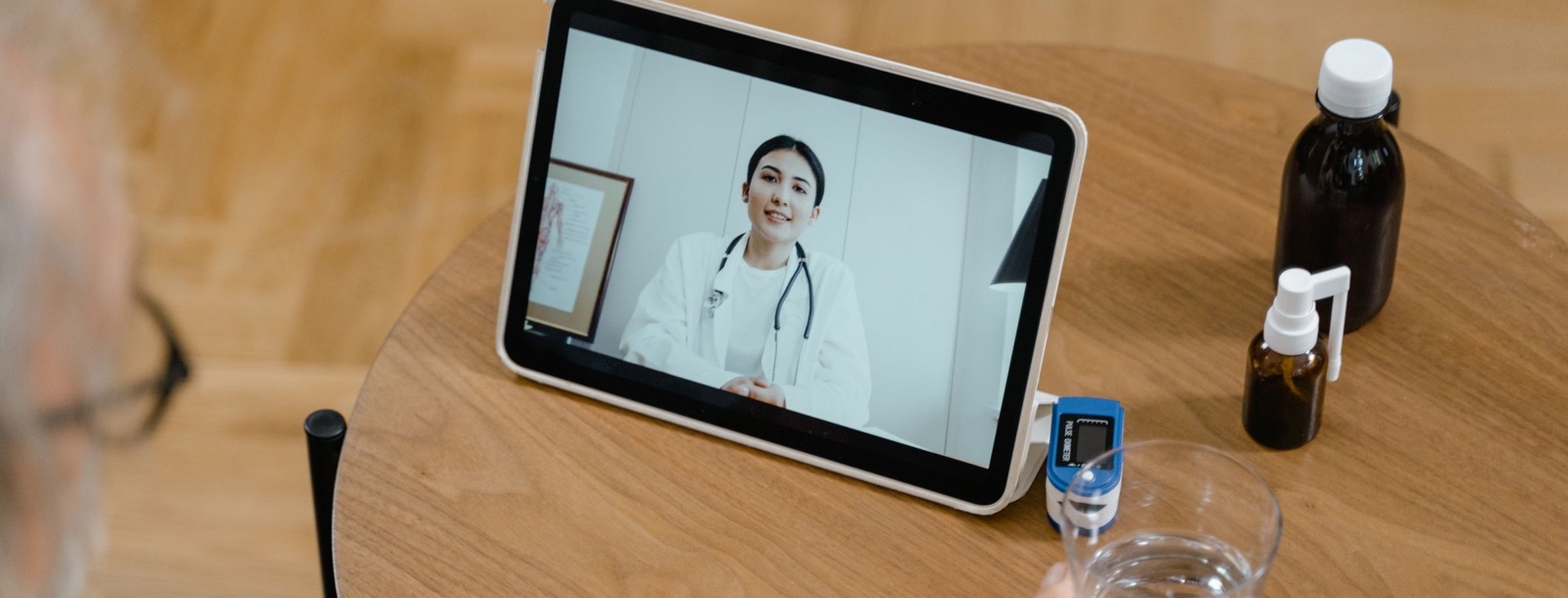Older patient receiving virtual medication support